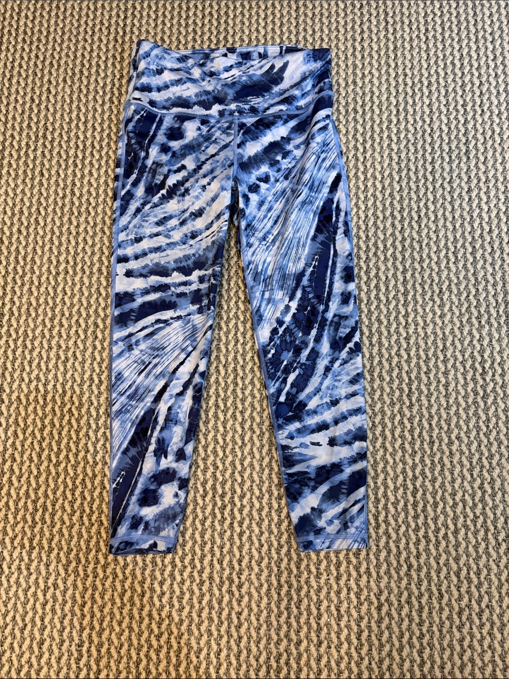 Gap fit eclipse tie-dye legging